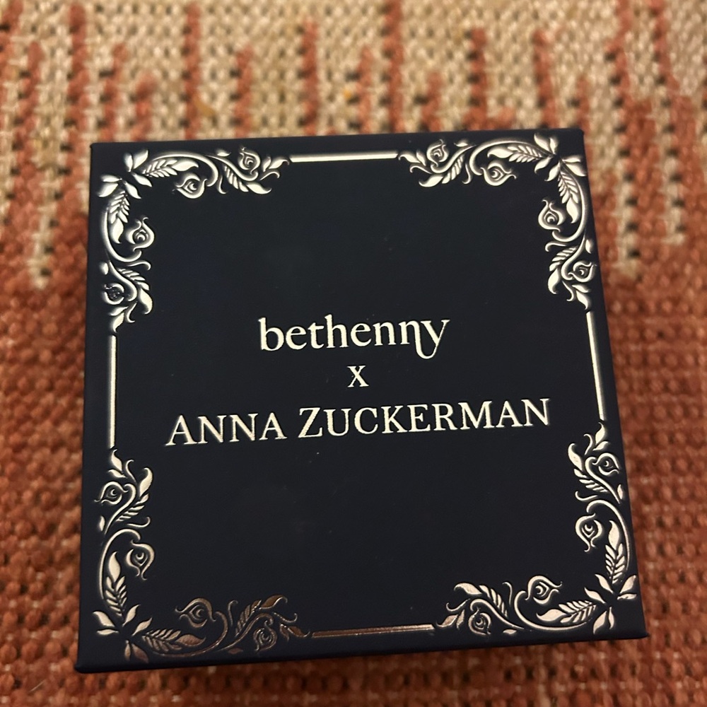 Bethenny x Anna Zuckerman “just like diamond” stud CZ Earrings